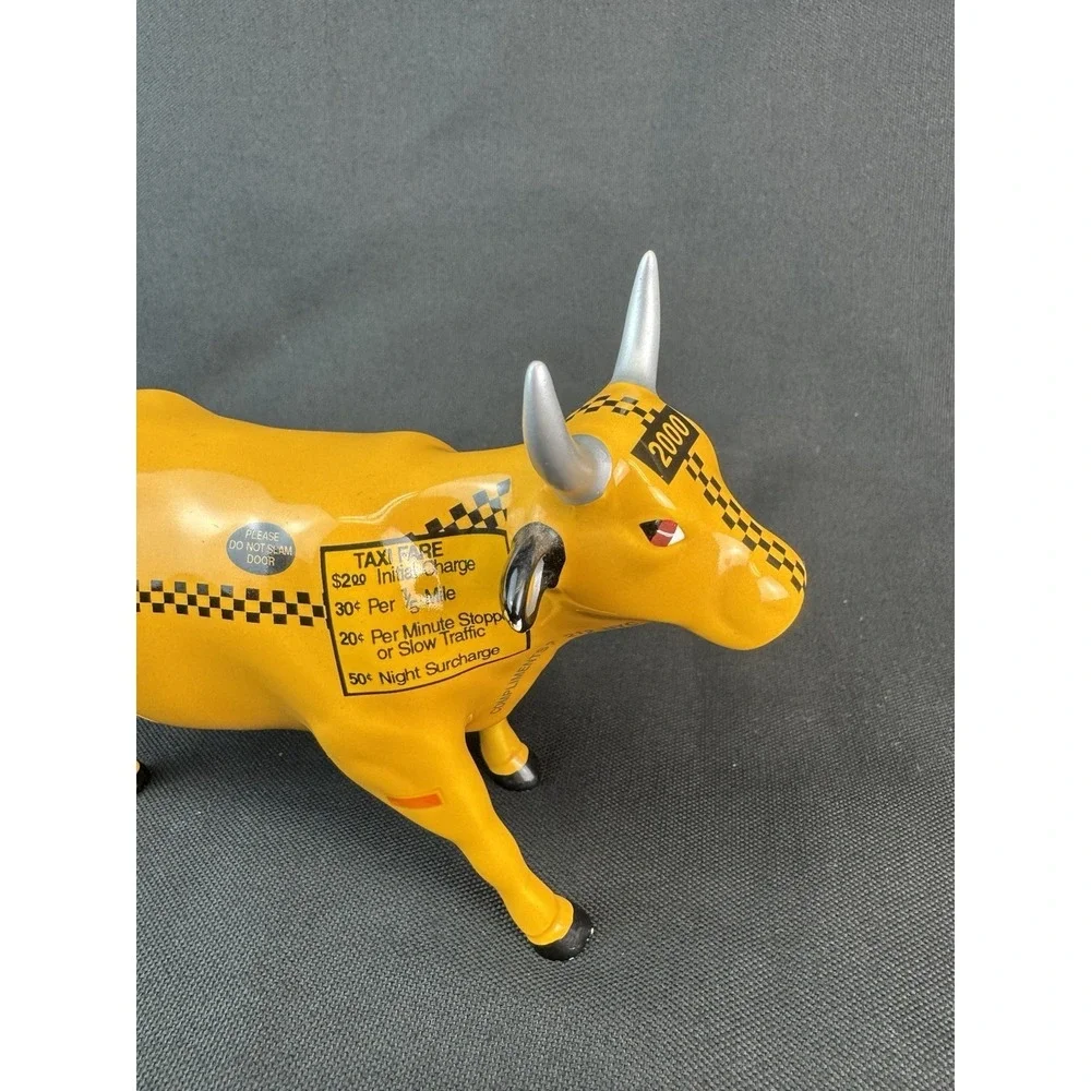 Vintage 2000 Cow Parade NYC New York City Taxi Cow Collectable Figurine